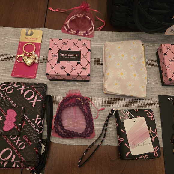 October Birthday Bag Game!! Pick a Number, Every Bag a Winner! One Grand Prize!! - Picture 9 of 16